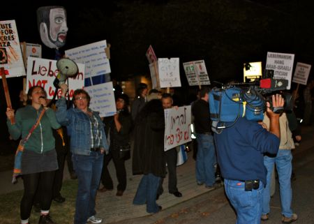 Israeli Foreign Minister met by Protest in Vancouver