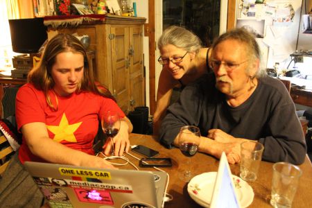 "Looking up information" = Our awesome hosts, story tellers jamie & Lauren (little Slocan Valley) Photo: Tami Starlight