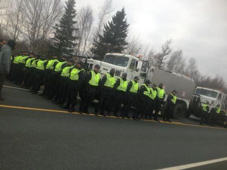 RCMP/SWN raids Elsipogtog blockade
