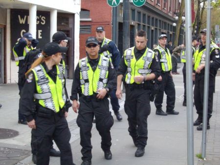 At Pidgin more cops from the PSU were deployed. At Pidgin more cops from the PSU were deployed.