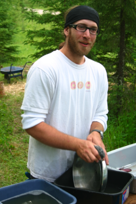 Alex Hundert washes up at a blockade