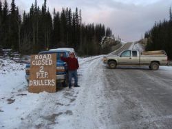 Blocage routier qui a empêché PTP et les foreurs de pénétrer en territoire Unist'ot'en