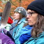 Crowd defies Kinder Morgan court order