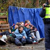 Kinder cops overrun Burnaby Mountain - Protectors arrested
