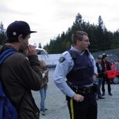 Police claimed that the area was for prison personnell parking only, but failed to remove demonstrators