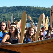 Canoes arrive at Whey-Ah-Wichen