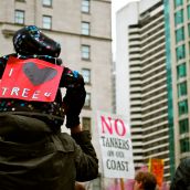 Hundreds Rally Against Enbridge Oil