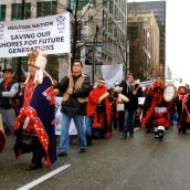 Hundreds Rally Against Enbridge Oil