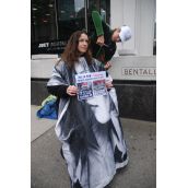 Sidewalk salon for oil boom 