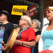 Fish farm foes demand province-wide shutdown 