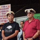 Fish farm foes demand province-wide shutdown 