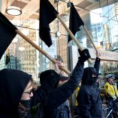 Police attack pipeline protesters 