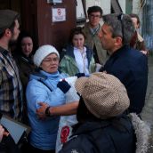Police stopped outside Fraser Shelter 