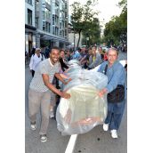 Log Jam Stops Traffic in DTES