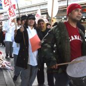Canucks arena workers fight for concessions