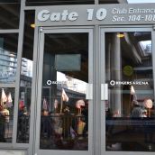 Canucks arena workers fight for concessions