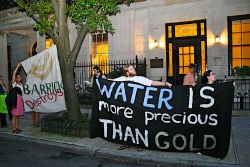 Water is more precious than gold, Agua vale mas que el oro