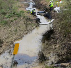 Arkansas oil spill break drives home risks of Trans Mountain pipeline